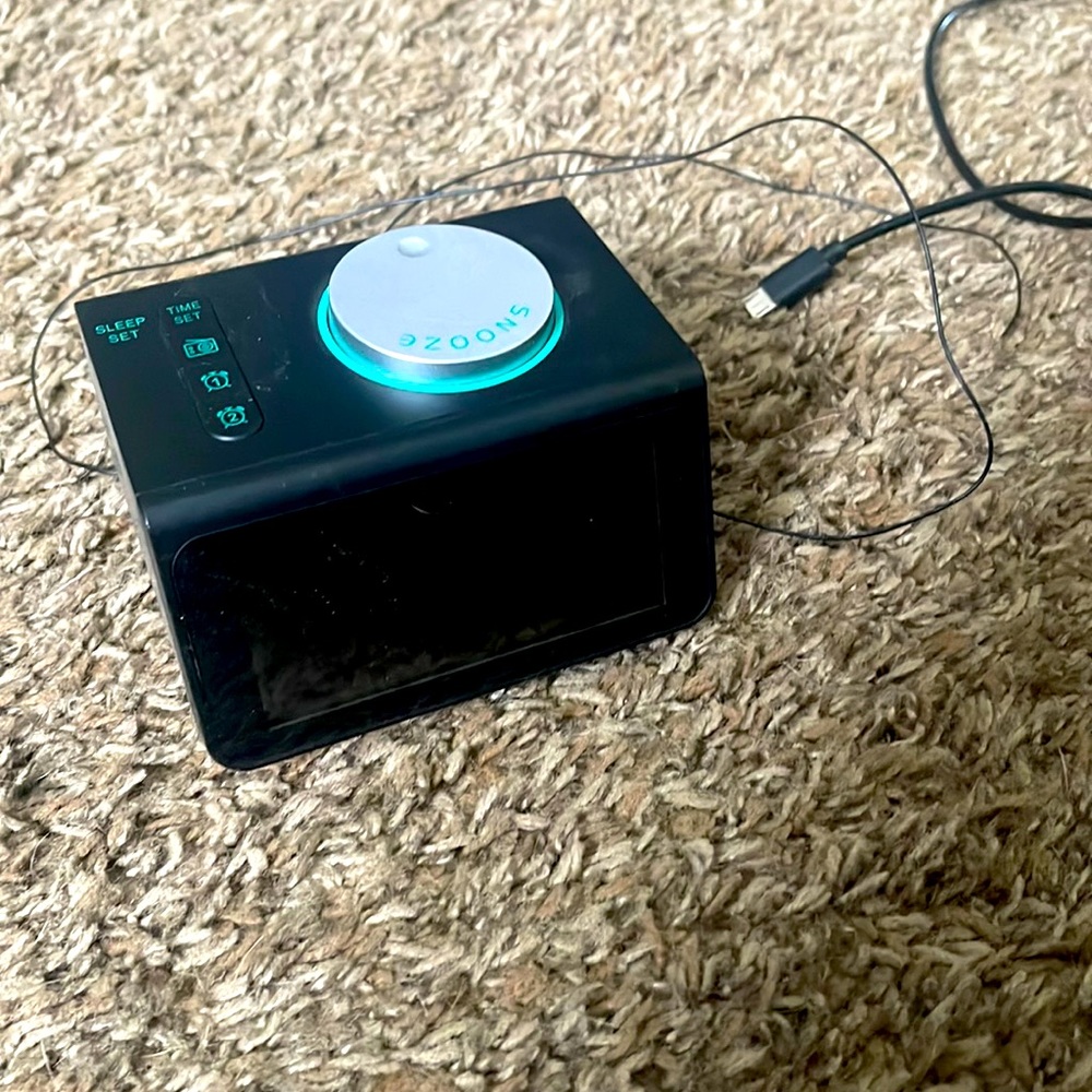 5/$20- GUC alarm clock radio